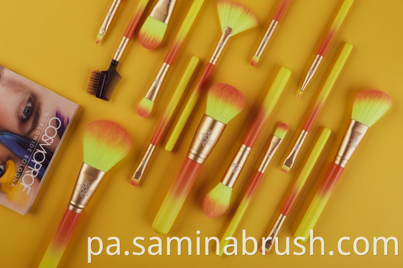 Makeup Brush 1300 Details 02